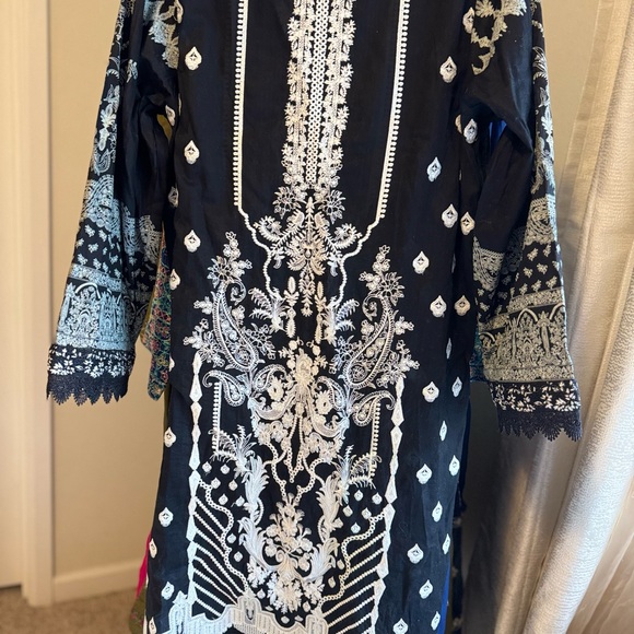 Beautiful rang rasiya lawn 3 pc - Picture 2 of 2